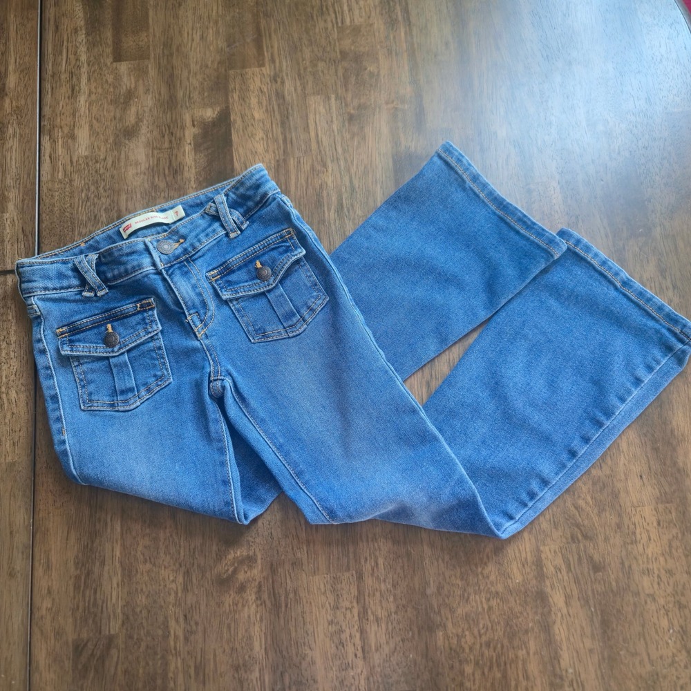 Levis Girls Medium Wash Regular Rise Flare Jeans with Front Flap Pockets Size 7